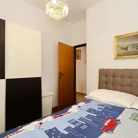 Ivan Apartmán Vir