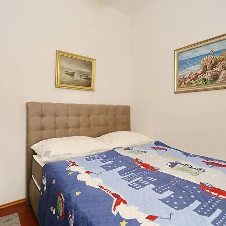 Ivan Apartmán Vir