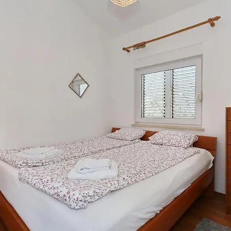 Ivan Apartment *