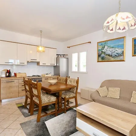 Ivan Apartment *