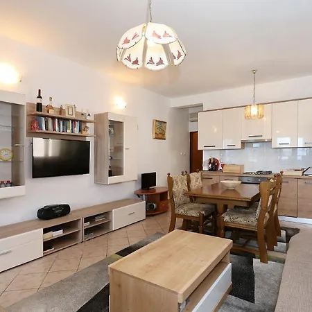 Ivan Apartment *